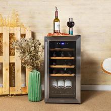 Bolero GrandSommelier 1550 Inox Compressor Cave à vin avec porte et poignée en acier inoxydable, d'une capacité de 15 bouteilles, avec compresseur de réfrigération, température réglable entre 5 et 18 ºC et panneau de contrôle tactile.