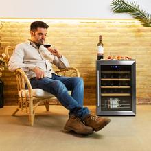 Bolero GrandSommelier 2050 Inox Compressor Weinkühlschrank mit Edelstahltür und -griff, 20 Flaschen Fassungsvermögen, mit Kompressor-Kühlsystem, einstellbarer Temperatur zwischen 5-18ºC und Touch-Bedienfeld.