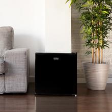 GrandCooler 20000 SilentCompress Black E Mini Frigorífico negro, compartimento congelador interior, capacidad de 46 Litros, 48,7 de ancho y 48 cm de alto, puerta reversible, funcionamiento cíclico, clase energética E