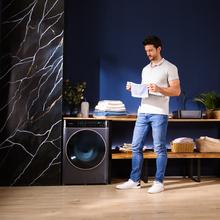 Bolero DressCode 9900 Inverter FullColor Ice Blue A Lave-linge à chargement frontal Ice Blue, avec une capacité de 9 kg, 1400 tr/min, écran FullColor de 10,3", 16 programmes, moteur Inverter Plus, SteamMax, classe A, Spa Care, OnSmart, Fuzzy Logic, Smooth Wash, joint antibactérien et Drum Clean.