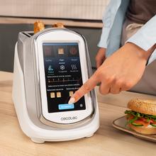 ToastPad Double Pro Screen Tostapane con touch screen LCD da 7'', controllo intelligente, connettività wifi e potenza di 1400W. Controllo individuale dei pannelli di riscaldamento, impostazione personalizzata del tempo e fino a 7 livelli di doratura per risultati perfetti.