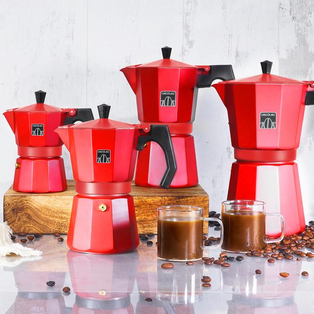 Mokclassic 600 Red Cafeteira italiana de alumínio com capacidade para 6 chávenas de café, cor vermelho, fácil de limpar e apta para todo o tipo de fogões.