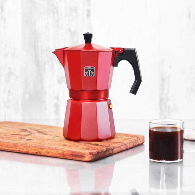 Mokclassic 600 Red Cafeteira italiana de alumínio com capacidade para 6 chávenas de café, cor vermelho, fácil de limpar e apta para todo o tipo de fogões.