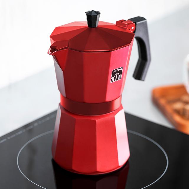 Mokclassic 900 Red Italienische Aluminium-Kaffeekocher mit einem Fassungsvermögen von 9 Tassen Kaffee in rot, geeignet für alle Arten von Küchen und leicht zu reinigen.