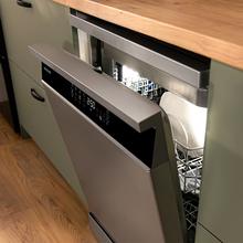 Bolero Aguazero 6800 Inox A Lavavajillas diseñado para 14 cubiertos, con Clase A y el avanzado Motor Inverter Plus Duo. Disfruta de 8 programas versátiles, incluyendo Smart ProWash  y SteamMax, junto con el BlueWater System. Optimiza cada ciclo con Eco FlexWash y Comfort Wash, mientras el filtro antibacteriano y el programa AutoClean mantienen la higiene. La tecnología Dual Zone Wash, la función Half Load y la comodidad del Delay Start hacen una experiencia superior.