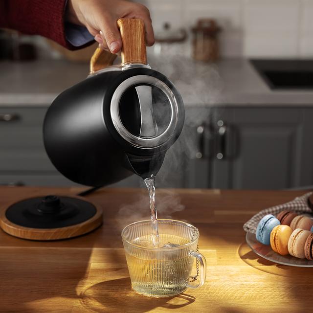 ThermoSense 200 Woody Hervidor de agua eléctrico para infusiones con 1,7 litros de capacidad.