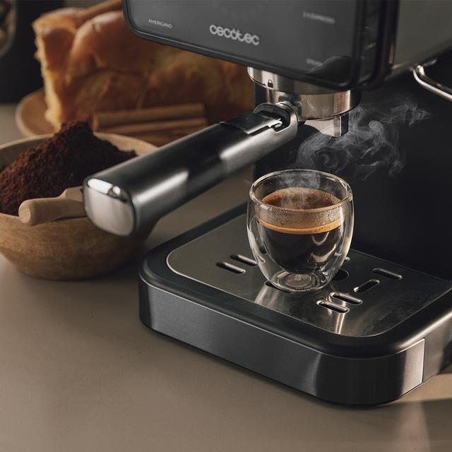 Power Espresso Touch ColdBrew Macchina per espresso e cappuccino, caffè freddo, con 20 bar e montalatte regolabile.