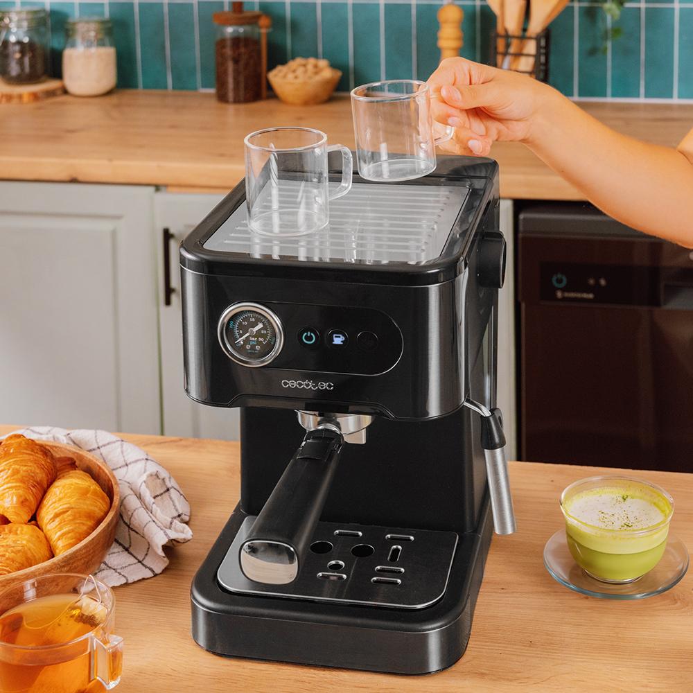Superficie calientatazas de la cafetera CECOTEC Power Espresso 20 Pro