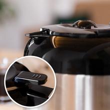 Coffee 66 Drop & Thermo Time Tropfkaffeemaschine aus Edelstahl mit einer Kapazität von bis zu 10 Tassen.