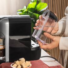 FreeStyle Compact Sehr kompakte 3-in-1-Espressomaschine. Geeignet für gemahlenen Kaffee, Dolce Gusto und Nespresso.