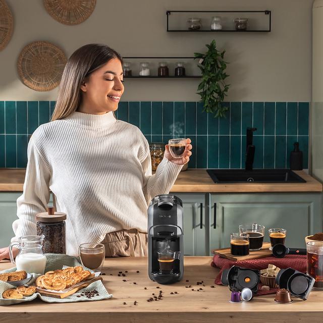 FreeStyle Compact Sehr kompakte 3-in-1-Espressomaschine. Geeignet für gemahlenen Kaffee, Dolce Gusto und Nespresso.