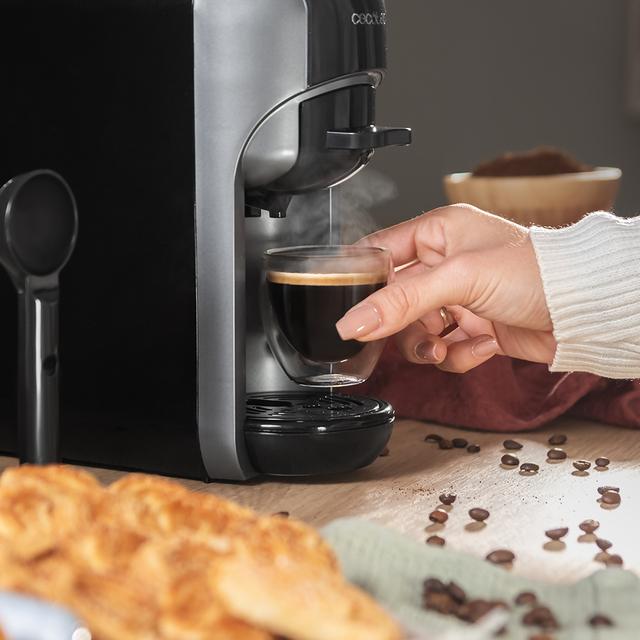 FreeStyle Compact Sehr kompakte 3-in-1-Espressomaschine. Geeignet für gemahlenen Kaffee, Dolce Gusto und Nespresso.