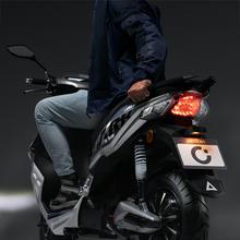 Cecotec Shark RS (Antracita/Rojo) Con una potencia máxima de 5760W y hasta 110km de autonomía.Disponible en dos colores, combina rendimiento y dinamismo.L3eB (Equivalente a 125cc)