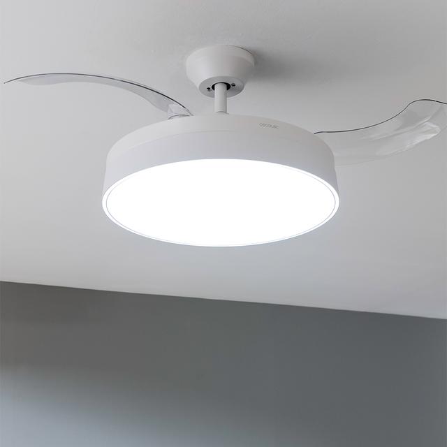 Energysilence Aero 4200 invisible white Ventilatore da soffitto a 3 pale retrattili, con motore DC da 35 W, illuminazione a LED, timer fino a 8 ore, funzione inverno-estate, 6 velocità, telecomando.