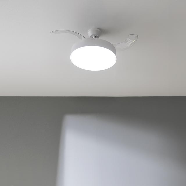 Energysilence Aero 4200 invisible white Ventilateur de plafond à 3 pales rétractables avec moteur DC de 30 W, lampe LED, minuterie jusqu'à 8 heures, fonction Hiver-Été, 6 vitesses, télécommande.