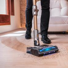 Conga Rockstar 12500 Stellar AquaPet Aspirateur-balai Puissance d'aspiration maximale de 310 aW et ultra-puissance de 700 W. Autonomie de 100 minutes. Brosse anti-nœuds HairLess. Tube flexible et kit complet d'accessoires.