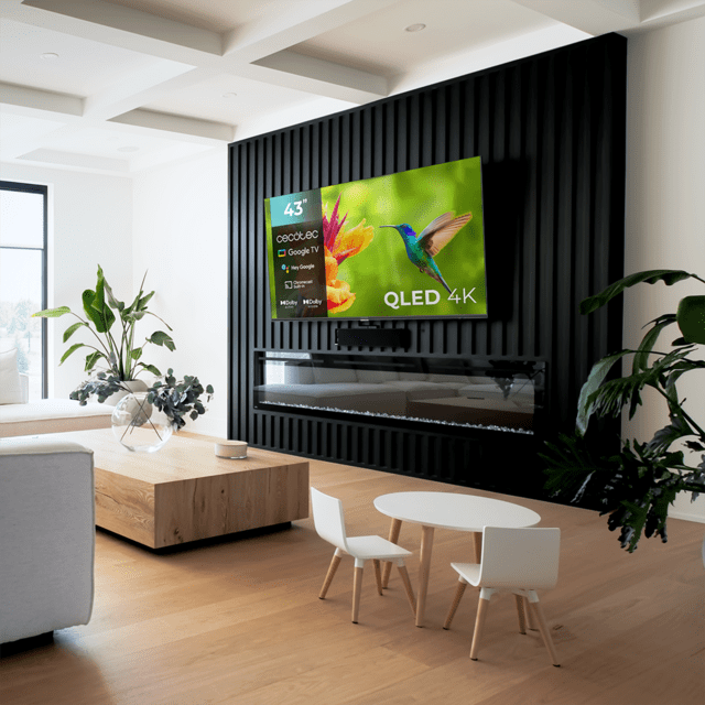 V4 series VQU40043 TV QLED de 43" avec définition 4K UHD, système d'exploitation Google TV, Dolby Vision&Atmos, Wide Color Gammut, VRR, HDMI 2.1, USB 3.0, HDR10, 16 Gb ROM, Google Voice Assistant et Chromecast.