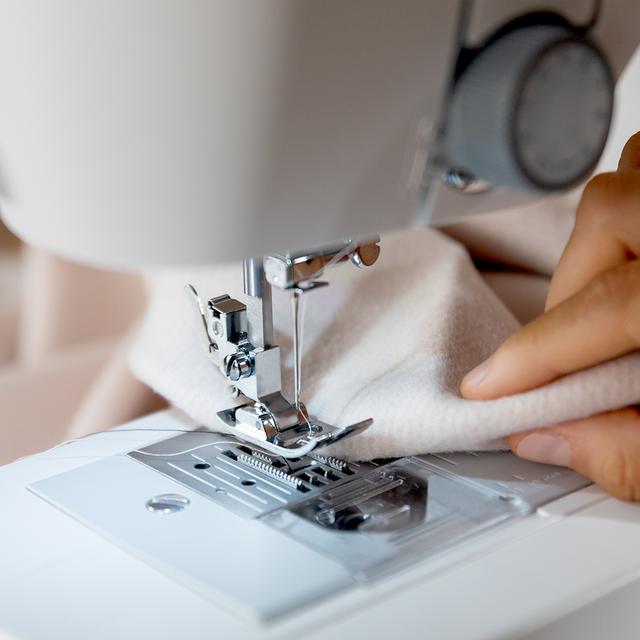 BelleCouture 1500 Nähmaschine mit 15 Stichen für Anfänger und Zubehörset