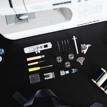 BelleCouture 21500 Macchina da cucire con 215 punti per utenti esperti e kit di accessori.