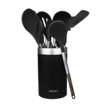 Utensili da cucina di silicone Polka Excellence Force. Set di 9 utensili, di colore nero, rivestimento soft touch e manico effetto legno. Materiali: Silicone, nylon e PP, include Holder Polka