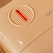 Rock'nToast Retro One Beige Sandwichmaker im Retro-Stil mit Fassungsvermögen für ein Sandwich und 3 Paar abnehmbaren Platten.