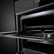 Bolero Hexa P506000 Glass Black A+ Forno da incasso pirolitico Glass Black da 81 litri, 11 funzioni con Airfryer Master, Pizza Master, Cottura 3D, Steam Base X2, Pirolisi, Classe A+.