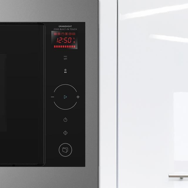 Micro-ondes numérique encastrable GrandHeat 2500 Built-in Touch SteelBlack. 900 W, encastré, 25 L, gril de 1000 W, 8 fonctions préconfigurées, minuterie et panneau de contrôle tactile.