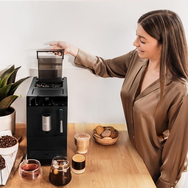 Cremmaet Compact Steam (Amazon) Machine à café méga-automatique compacte avec 19 bars, système Thermoblock et buse vapeur.