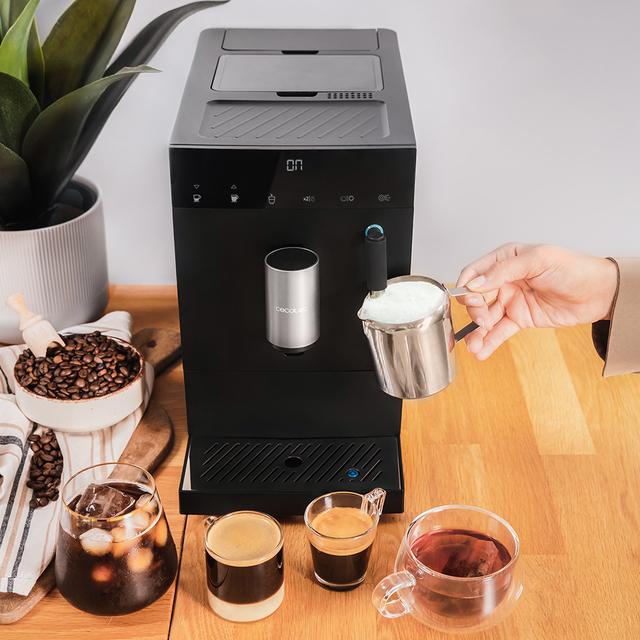 Cremmaet Commpact Steam Cafetera superautomática compacta con 19 bares, vaporizador y sistema Thermoblock.