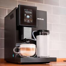 Cremmaet Compactccino Connected Máquina de café superautomática compacta com 19 bares, ecrã TFT e Wi-Fi, depósito de leite e Thermoblock.