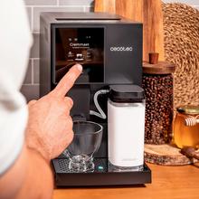 Cremmaet Compactccino Connected Máquina de café superautomática compacta com 19 bares, ecrã TFT e Wi-Fi, depósito de leite e Thermoblock.