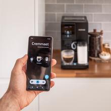 Cremmaet Compactccino Connected Kompakte, superautomatische Kaffeemaschine mit 19 bar, TFT-Display und Wi-Fi, Milchtank und Thermoblock-System.