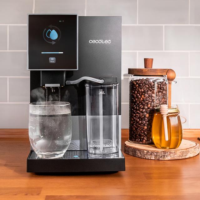 Cremmaet Compactccino Connected Black Silver Machine à café super-automatique compacte avec 19 bars, écran TFT et Wi-Fi, réservoir de lait et système Thermoblock.