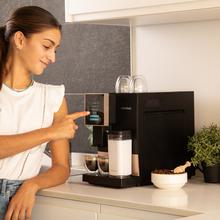 Cremmaet Compactccino Black Rose Kompakter Kaffeevollautomat mit 19 Bar, Milchtank und Thermoblock-System.