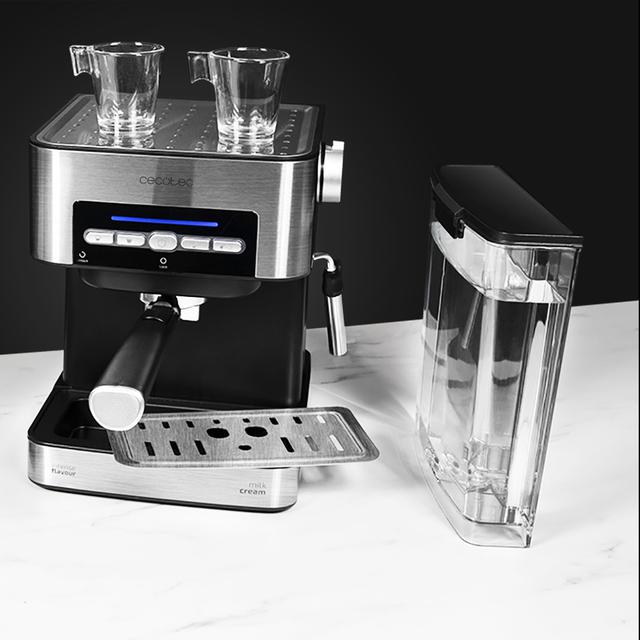 Power Espresso 20 Matic Kaffeemaschine, Druck 20 bar, 1,5 l, doppelter Ausgabearm, Dampfgarer, Tassenwärmfläche, digitale Steuerung, Edelstahlgehäuse, 850 W, schwarz/silber