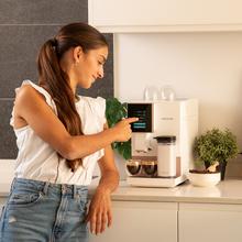 Cremmaet Compactccino White Rose Kompakter Kaffeevollautomat mit 19 Bar, Milchtank und Thermoblock-System.