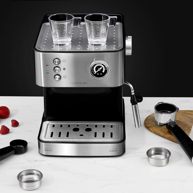 Power Espresso 20 Professionale. Máquina de café de 850 W, 20 Bar, Manómetro, Depósito de 1,5 l, Braço de saída dupla, Vaporizador, Bandeja aquece-chávenas, Acabamento em aço inoxidável