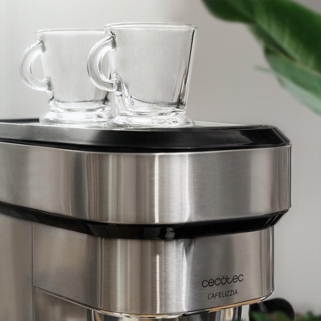 Machine à café Cafelizzia 790 Steel pour cafés expressos et cappuccinos, bras porte-filtres avec double sortie et deux filtres, 20 bars de pression, réservoir amovible d'1,2 L, 1350 W, acier