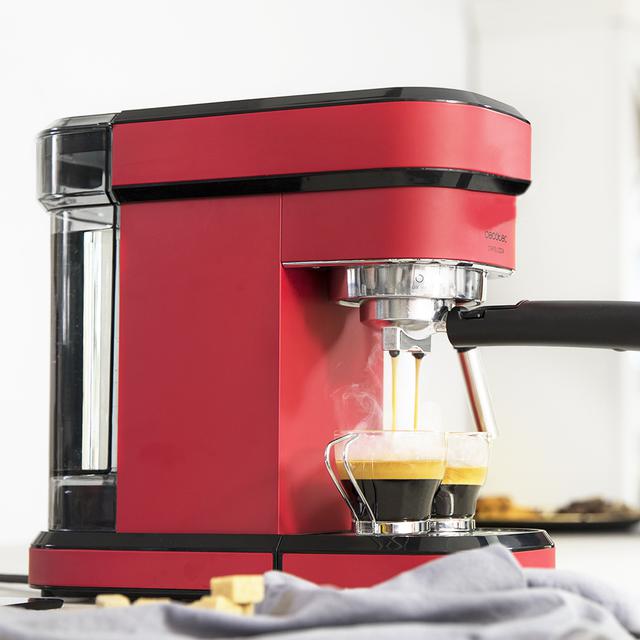 Cafelizzia 790 Shiny. Cafetera express para Espressos y Cappuccino, 1350 W, Sistema Thermoblock, 20 Bares, Modo Auto para 1-2 Cafés, Vaporizador Orientable, 1.2L, Rojo