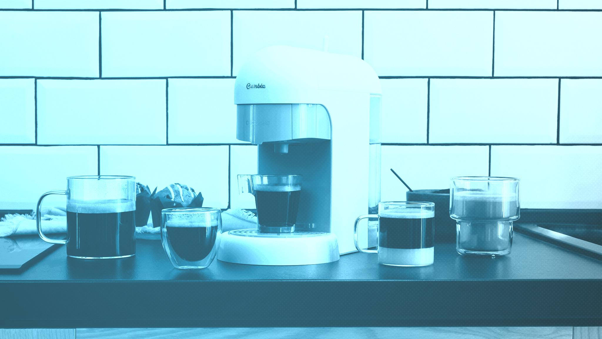 Cafetera eléctrica para espresso con vaporizador orientable y depósito de  café con molinillo 19 bar Cumbia Cecotec