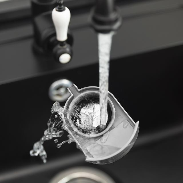 Machine à café expresso Cumbia Capricciosa Black. Pression de 19 bars, convient pour le café moulu et les dosettes ESE, réservoir d'eau de 600 ml et filtre qui convient pour le lave-vaisselle