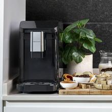 Cremmaet Macchia Black Macchina da caffè mega-automatica compatta con 19 bar e sistema Thermoblock.