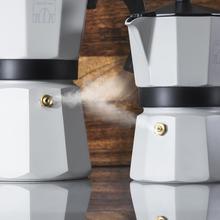 Caffettiera Mokclassic 600 Beige In alluminio pressofuso, adatta a tutti i tipi di cucine, per 6 tazze di caffè