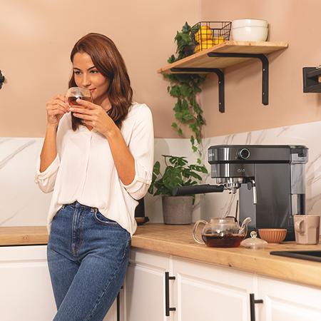 Cafetera CECOTEC Cafelizzia 890 Gray con conducto de agua para infusiones
