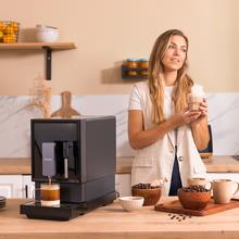 Máquina de café mega-automática Power Matic-ccino Vaporissima para quem adorar o café recém moído. Tem um sistema de aquecimento rápido por thermoblock