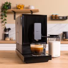 Máquina de café mega-automática Power Matic-ccino Cremma para quem adorar o café recém moído. Tem um sistema de aquecimento rápido por thermoblock com 19 bares e depósito de leite para os seus cappuccinos.