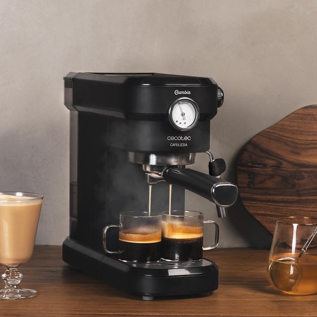 Cafelizzia 790 Black Pro - Cafetera para Espressos y Cappuccino con Manometro, 1350 W, Sistema Thermoblock, 20 Bares, Modo Auto para 1-2 Cafés, Vaporizador Orientable, 1.1L, Negro