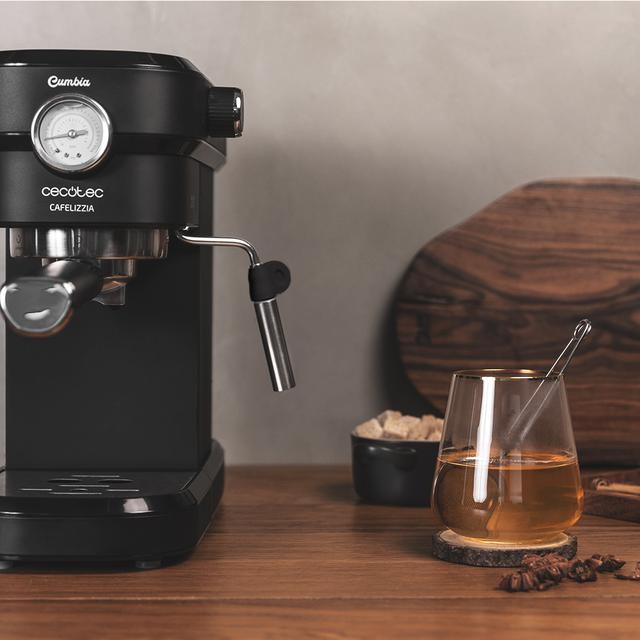 Cafelizzia 790 Black Pro - Caffettiera per espresso e cappuccino con manometro, 1350 W, sistema Thermoblock, 20 bares, Modalità Auto per 1-2 caffè, vaporizzatore orientabile, 1,1 L, nero.