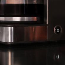 Coffee 56 Time Cafetière goutte à goutte numérique 12 tasses avec finition en acier inoxydable et intensificateur d'arôme.