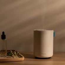 PureAroma 500 Akku-Aroma-Diffusor-Luftbefeuchter mit 500-ml-Tank, kabellos mit 5000-mAh-Akku und Display.